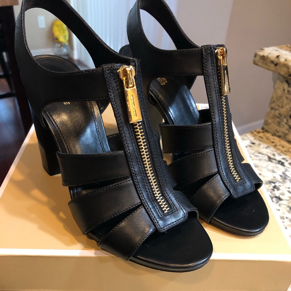 MICHAEL Michael Kors Damita Leather Sandals